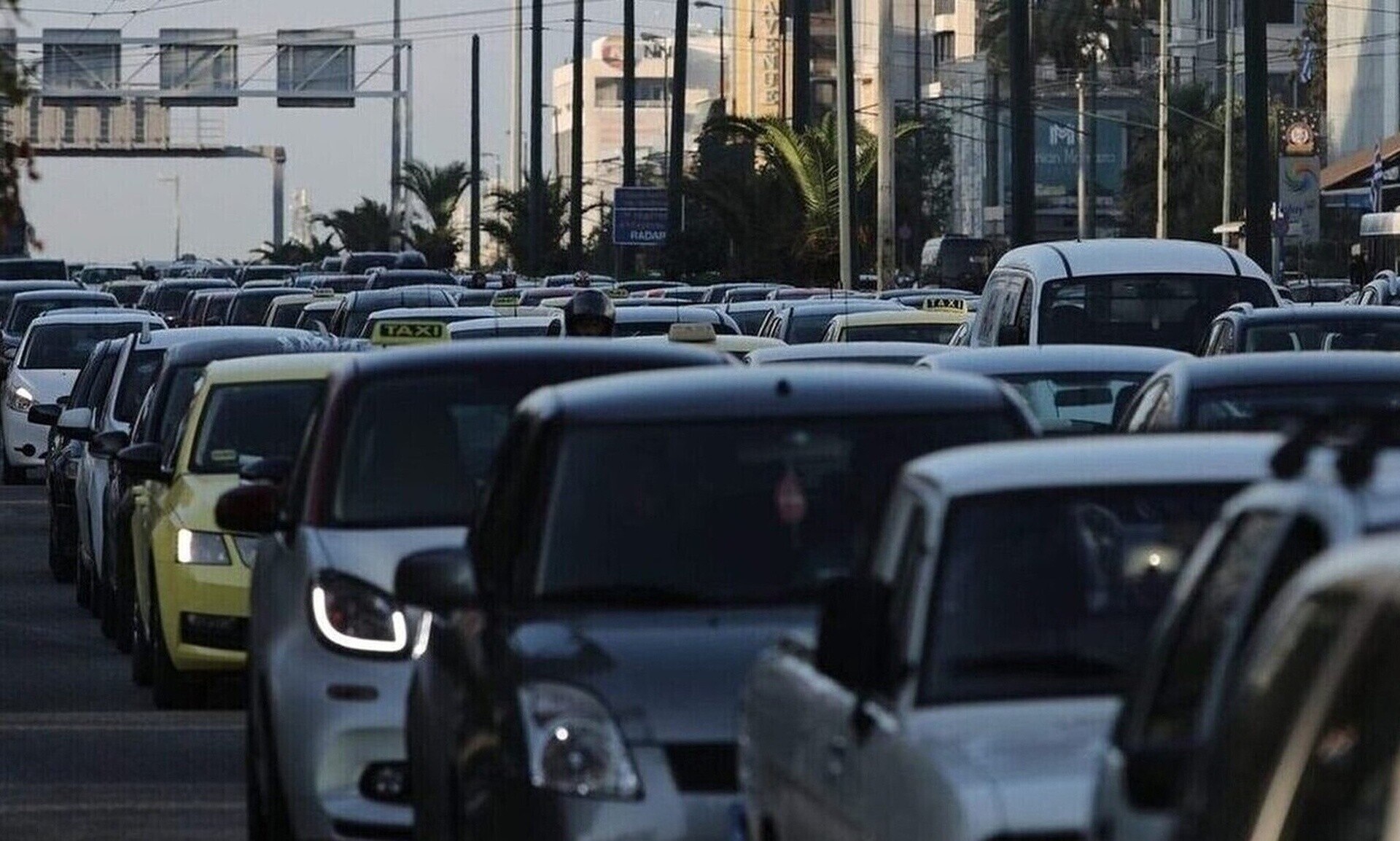 Τέλη κυκλοφορίας: Πρόστιμα σε τρεις κλίμακες – Τι αλλάζει στα ανασφάλιστα οχήματα