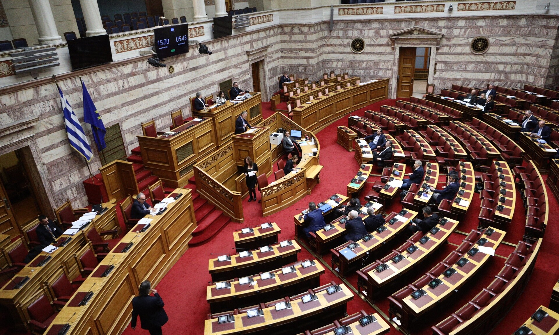 Ακρίβεια: Ψηφίζεται σήμερα το νομοσχέδιο για την προστασία του καταναλωτή