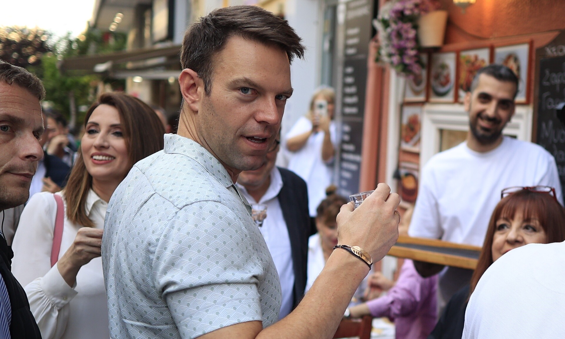 Οι «ακριβές» υποσχέσεις του «κιμπάρη» Κασσελάκη – Όλο το βάρος στη «μάχη» της ακρίβειας