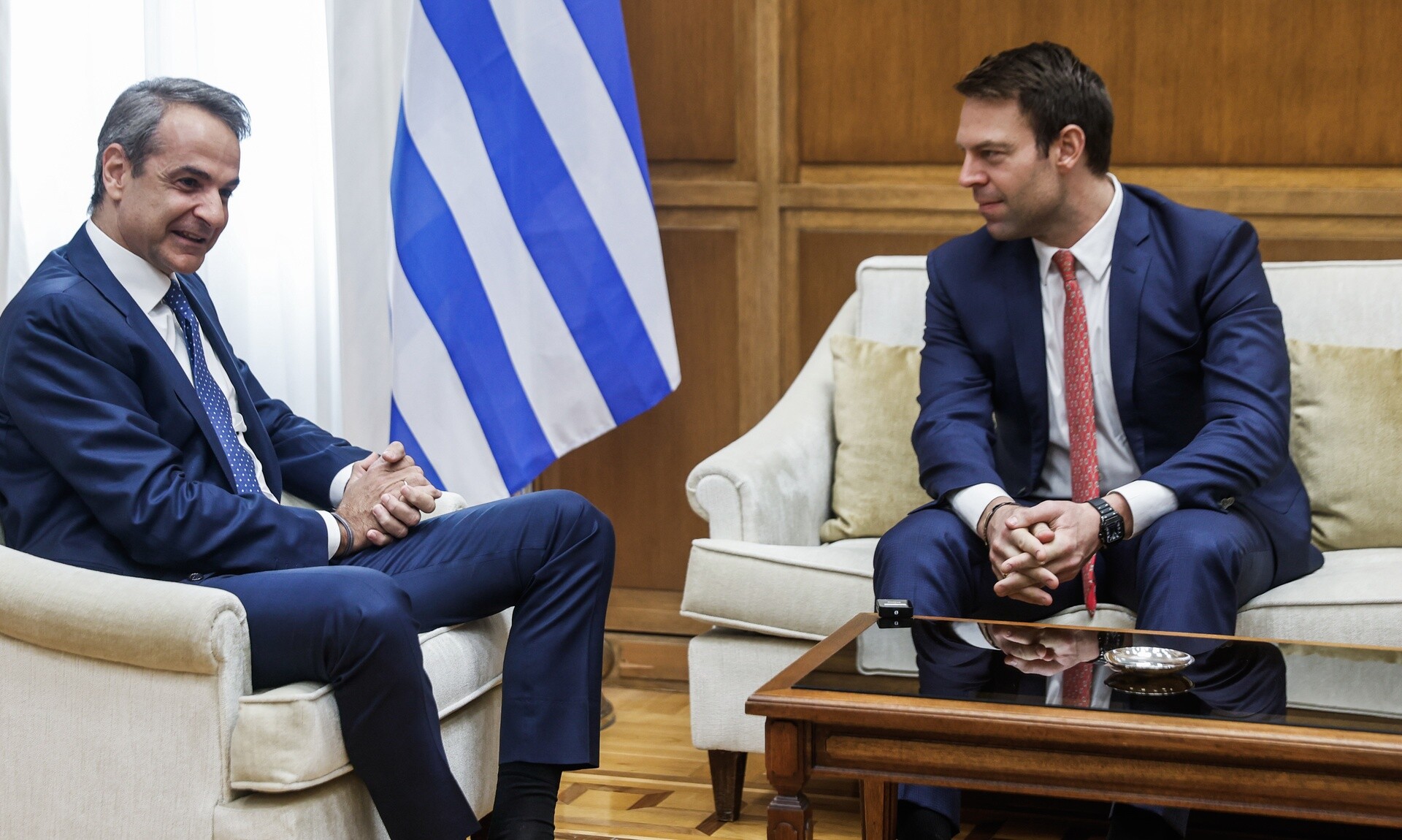 Βουλή: Μητσοτάκης κατά ΣΥΡΙΖΑ – Οι φιδέμπορες και οι λαδέμπορες…