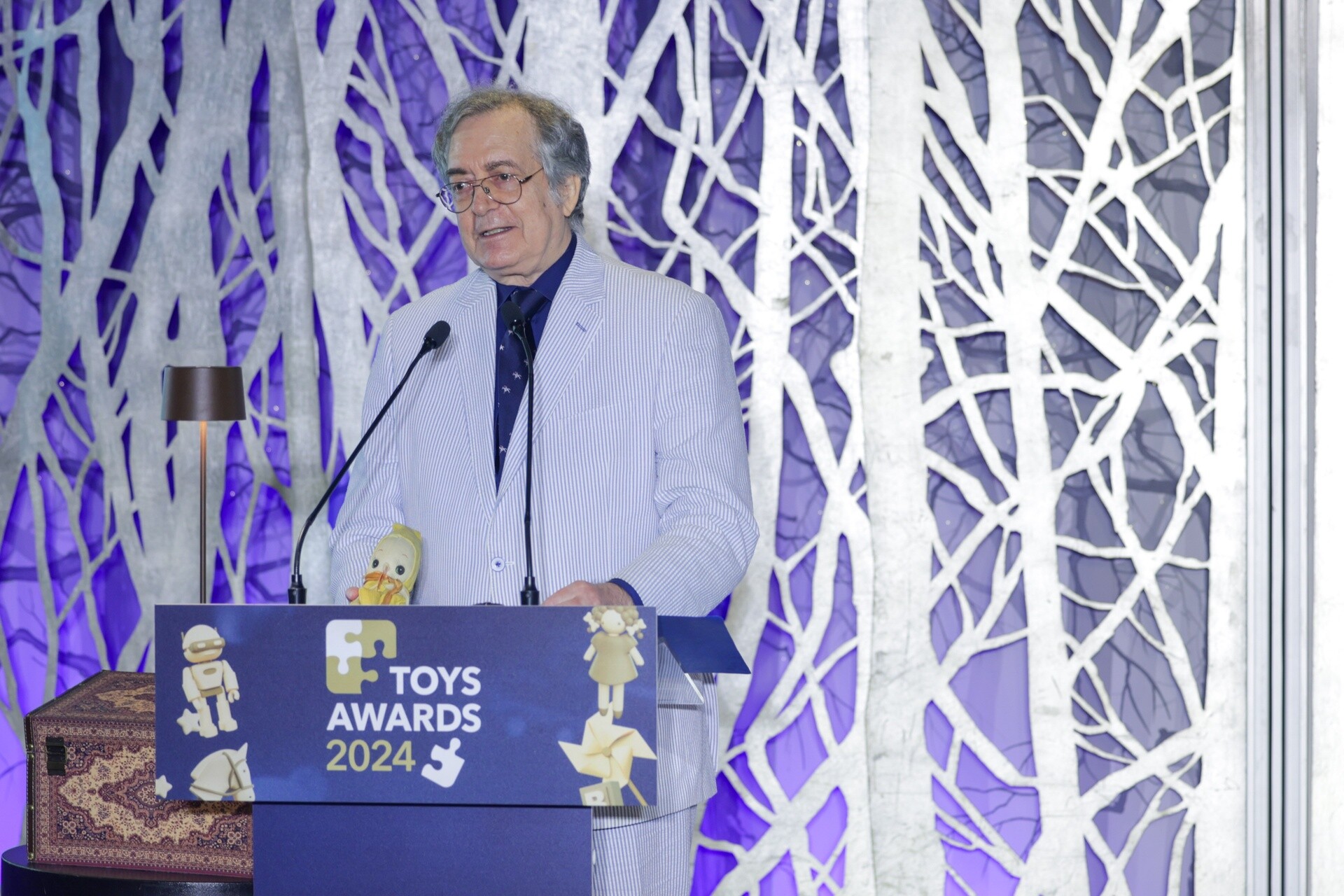 Βραβεύθηκε ο Ευγένιος Τριβιζάς κι αυτός σύστησε τα αγαπημένα του παιχνίδια στο κοινό