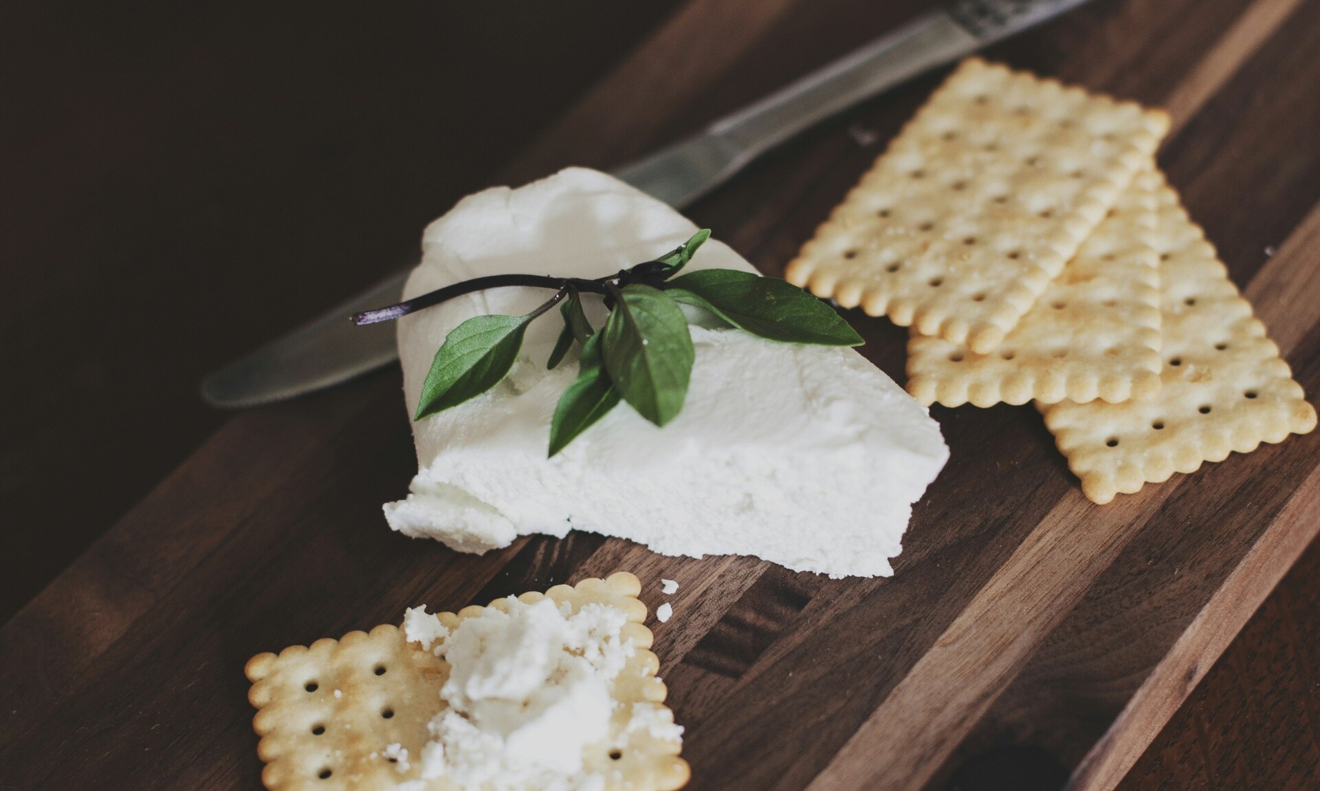 Η… μάχη της φέτας: Στα μαχαίρια ΝΔ και ΣΥΡΙΖΑ – Οι αιχμές Κασσελάκη και οι εξηγήσεις Μαρινάκη