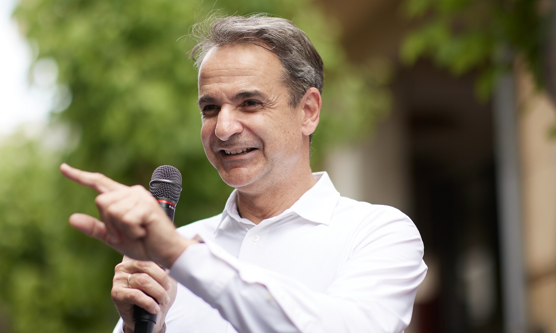 Ο Κυριάκος Μητσοτάκης μιλάει στην  Κέρκυρα – LIVE