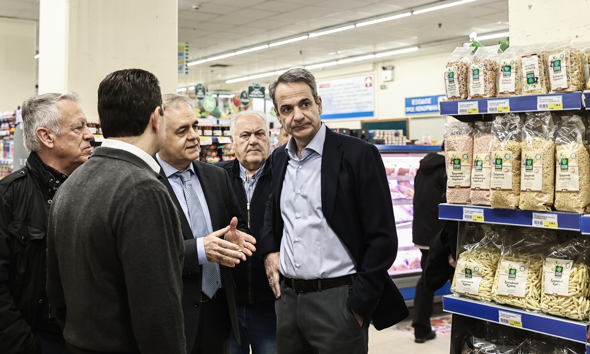 Δημοσκόπηση Metron Analysis: Απροσπέλαστο εμπόδιο η ακρίβεια