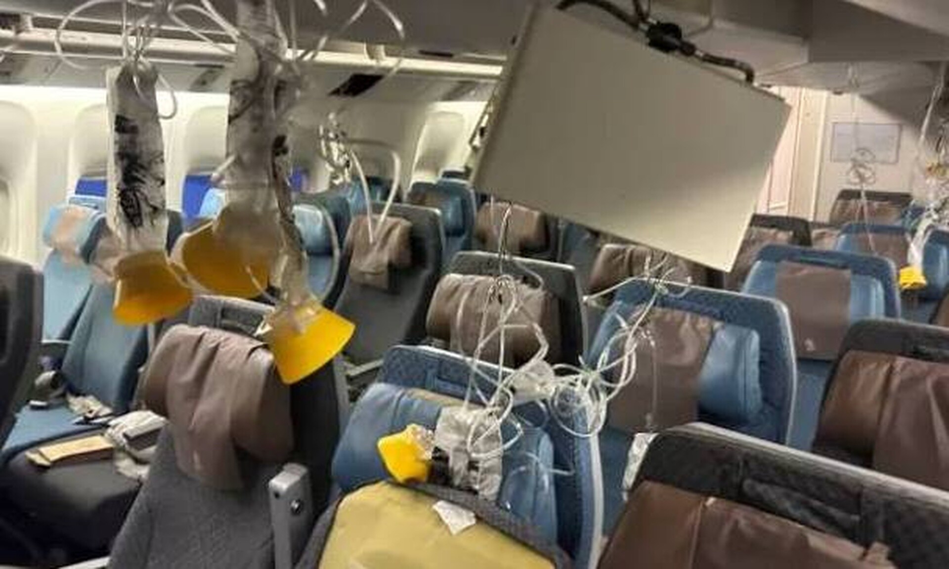 Singapore Airlines: Το αεροπλάνο έκανε «βουτιά» 54 μέτρων σε πέντε δευτερόλεπτα