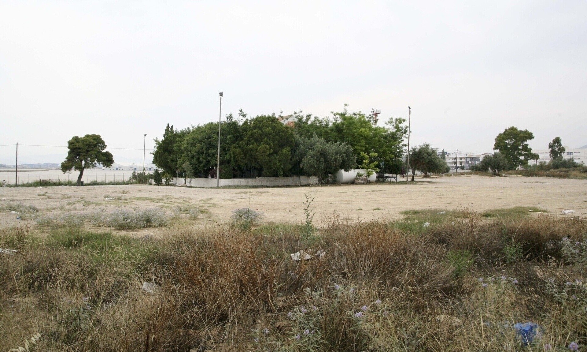 Παράταση ενός μήνα για τον καθαρισμό οικοπέδων – Η διαδικασία δήλωσης και τα πρόστιμα