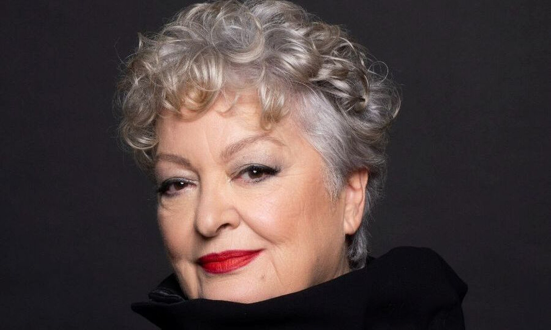 Η Τάνια Τσανακλίδου στο Ηρώδειο: 50 καλοκαίρια και χειμώνες