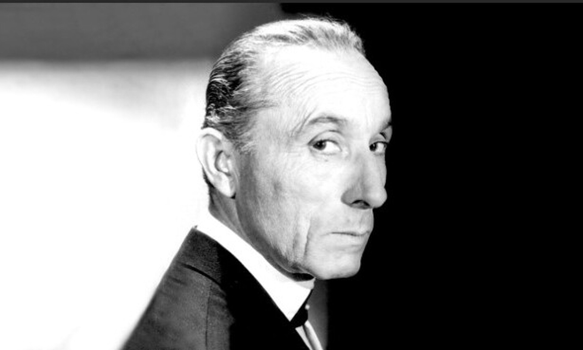 Mάνος Κατράκης: Ο σπουδαίος ηθοποιός αγνώριστος σε ηλικία 30 ετών