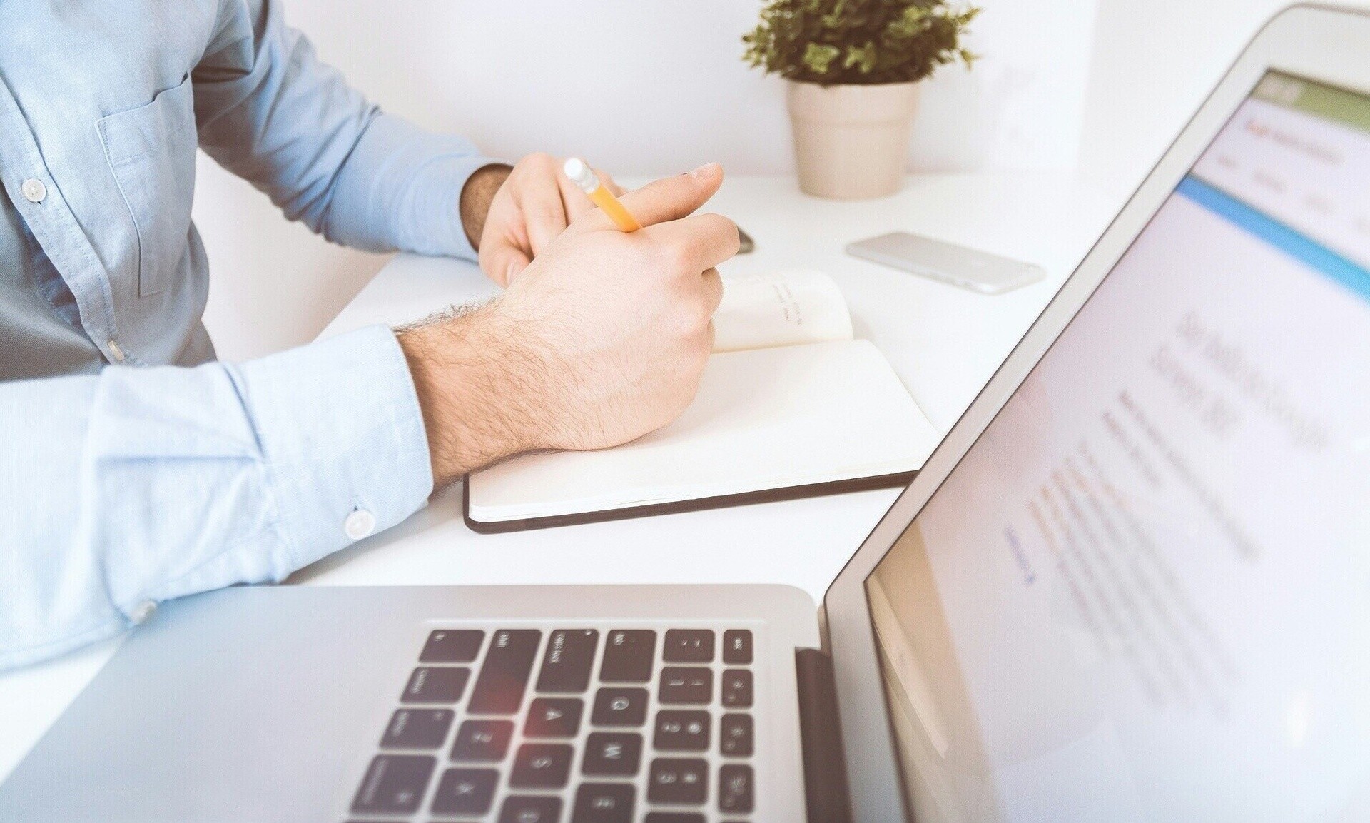 Έρχεται νέα μείωση εργοδοτικών εισφορών κατά μία μονάδα – Ποιες άλλες φοροελαφρύνσεις εξετάζονται