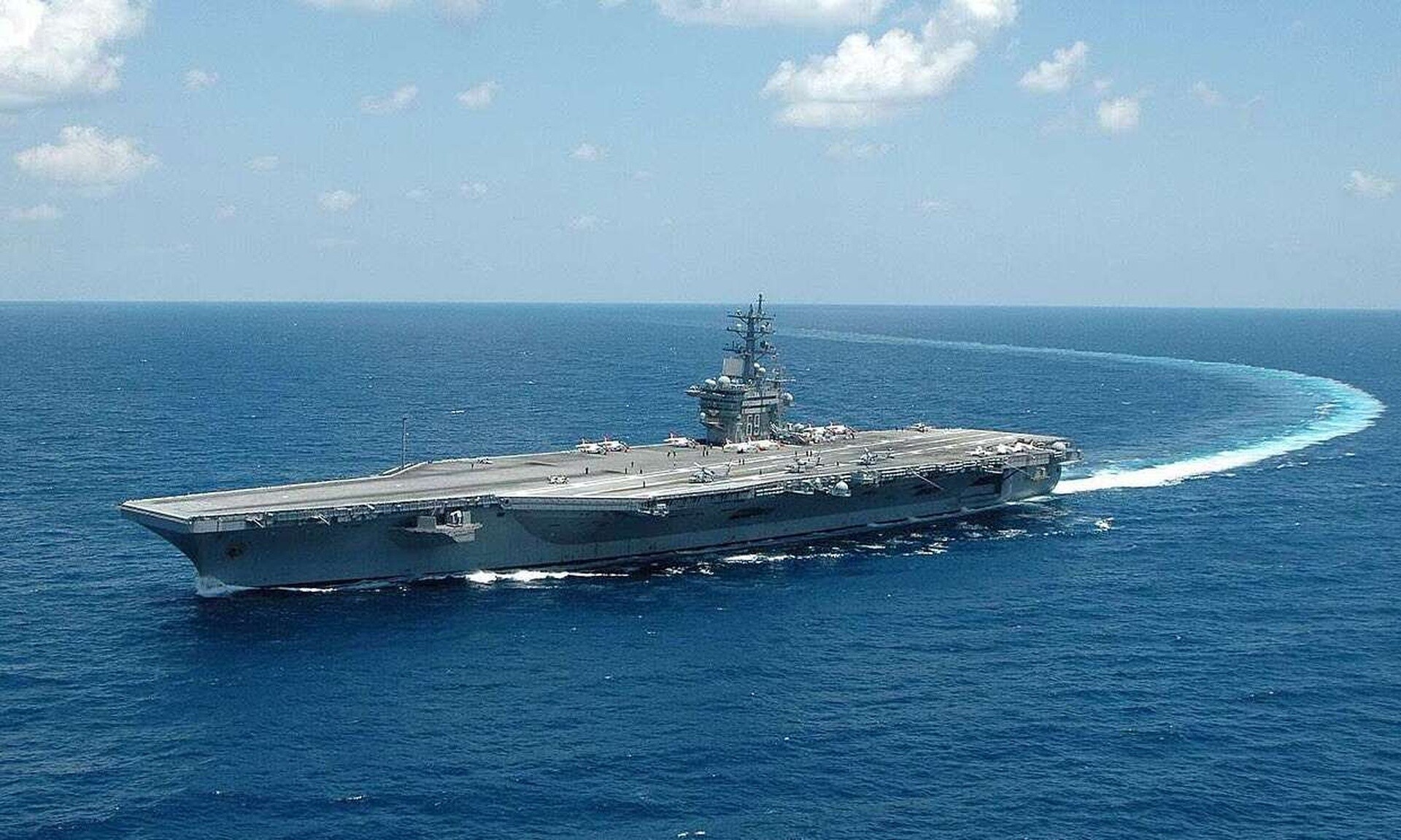 Ξαναχτύπησαν το αμερικανικό αεροπλανοφόρο Αϊζενχάουερ οι Χούθι