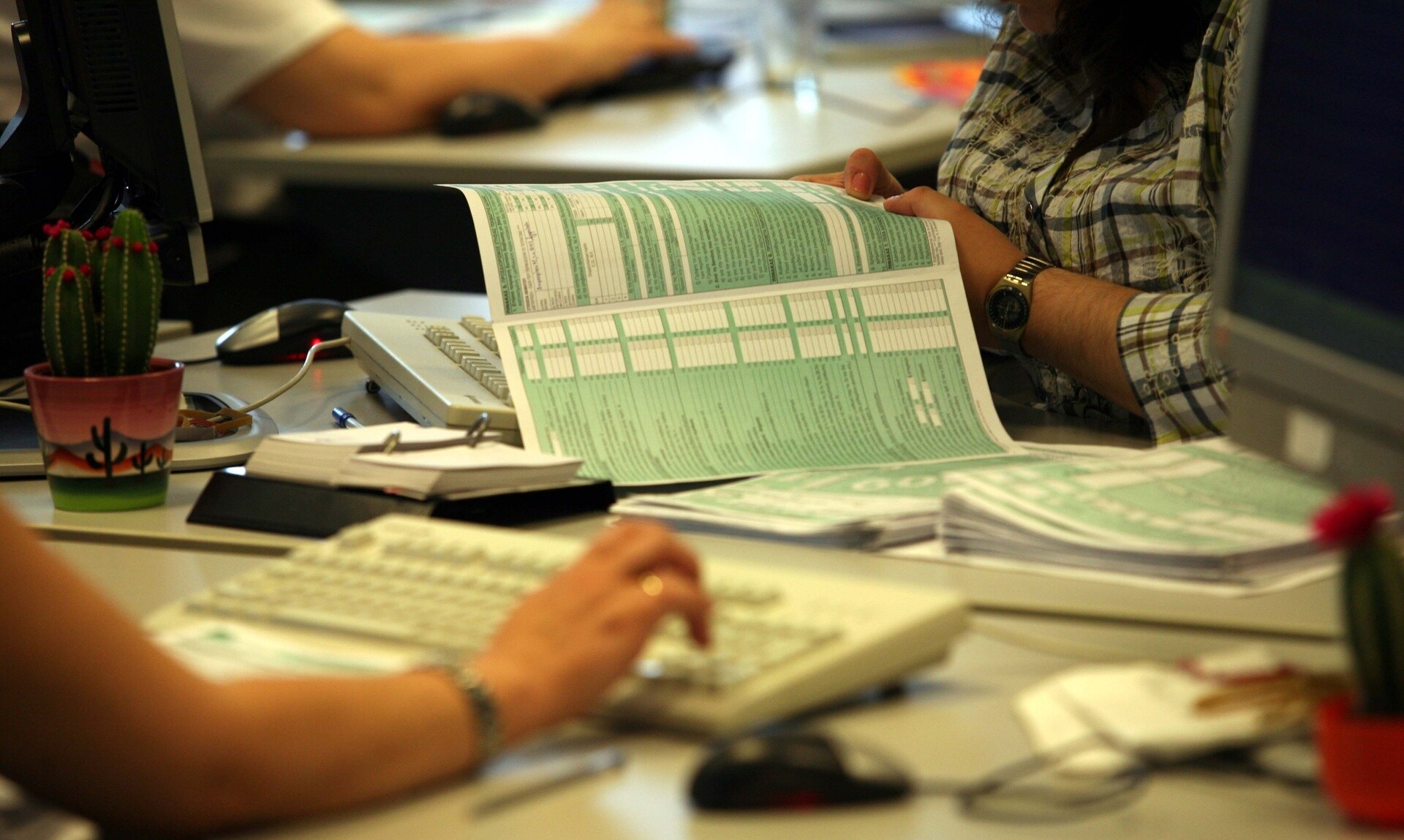 Φορολογικές δηλώσεις: Οι 5 παγίδες – Τι να προσέξετε για να μην πληρώσετε