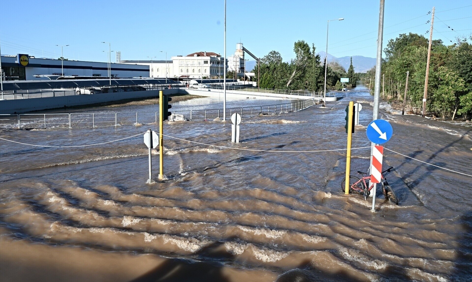 Πλημμύρες: Υπεγράφη η ρύθμιση ληξιπρόθεσμων οφειλών ηλεκτρικής ενέργειας