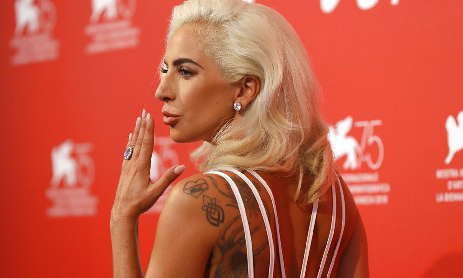 Lady Gaga: Τι απάντησε στις φήμες περί εγκυμοσύνης