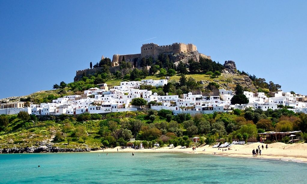 Φωτιά οι τιμές ακινήτων στις παραθαλάσσιες περιοχές – Βούλα & Βουλιαγμένη χτυπούν κόκκινο