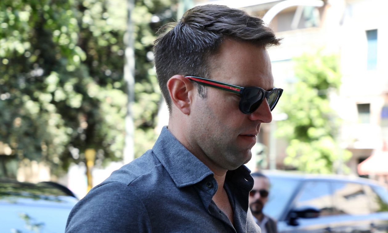 Ξαναχτυπά τον Κασσελάκη το τρολ Marka: «Πόσο διογκώθηκαν τα χρέη του ΣΥΡΙΖΑ;»