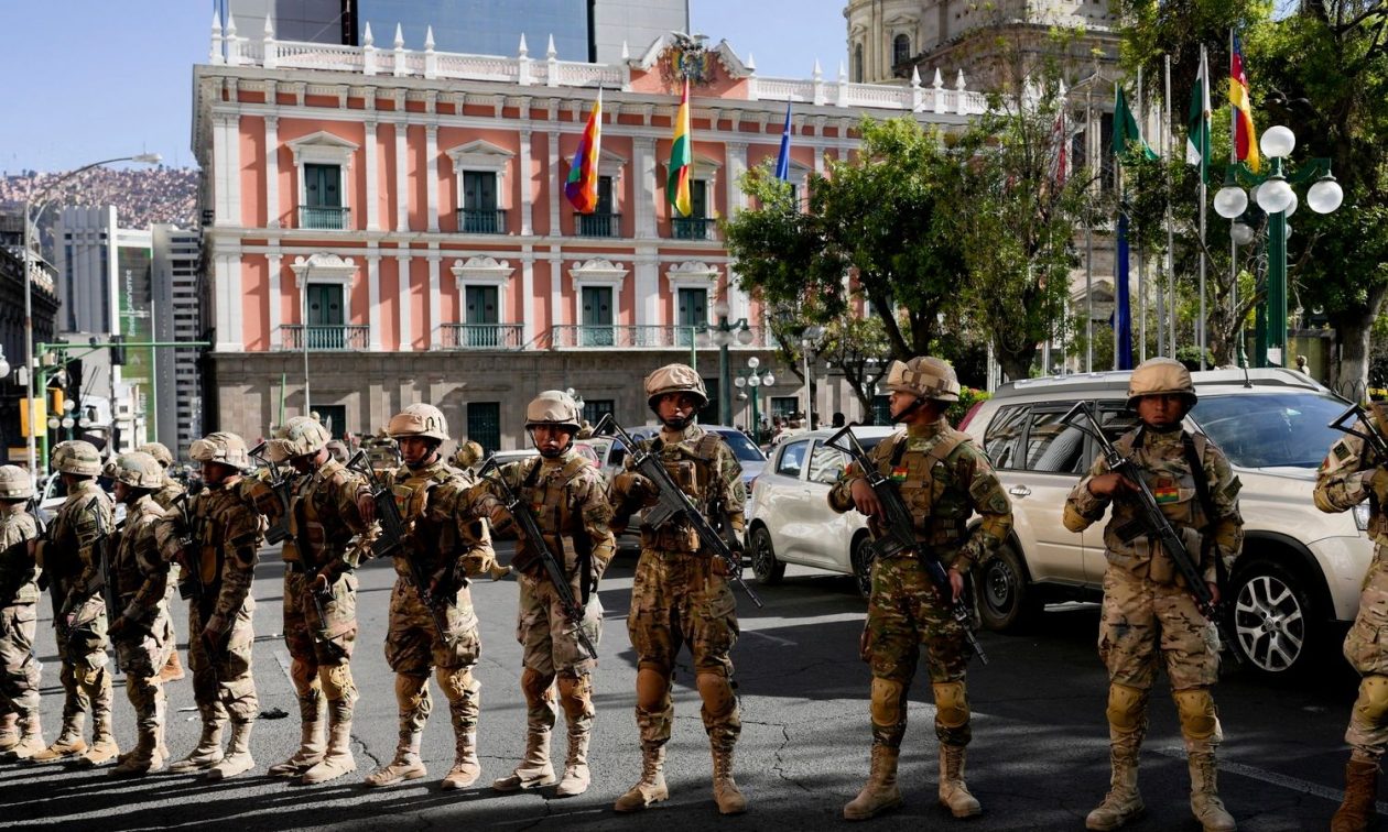Απόπειρα πραξικοπήματος στη Βολιβία – Στρατιώτες εισέβαλαν στο προεδρικό μέγαρο