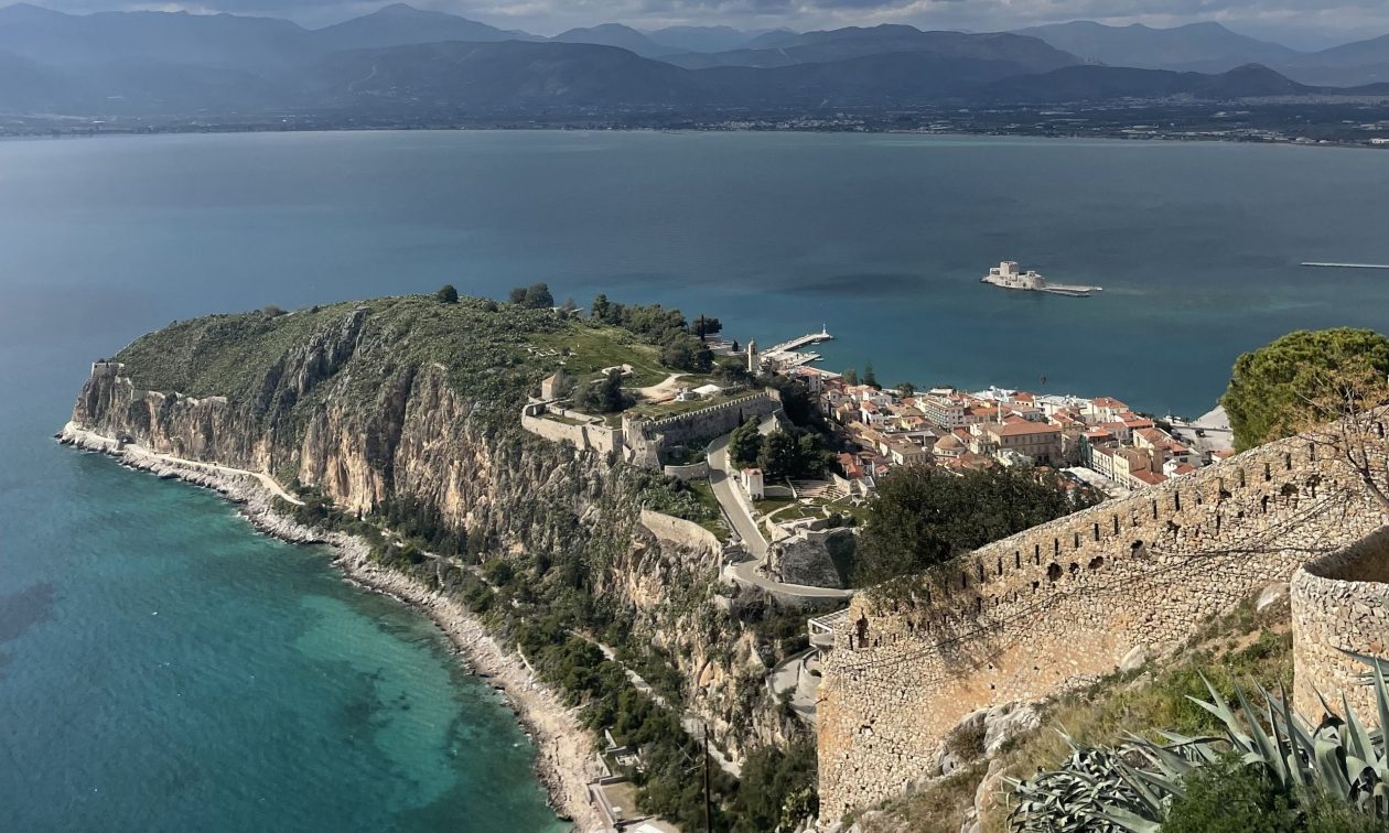 Ναύπλιο: Το «Φεστιβάλ Ακροναυπλίας» σηκώνει αυλαία με «οδηγό» τον Θοδωρή Γκόνη