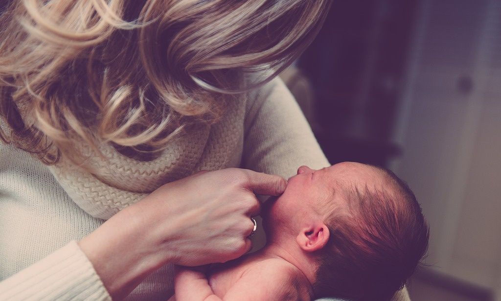 Επίδομα γέννας: Ποιες γυναίκες το δικαιούνται και υπό ποιους όρους