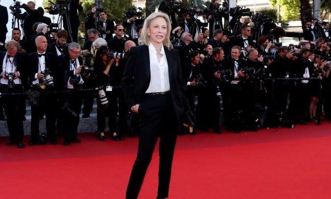 Φέι Ντάναγουεϊ: Ντοκιμαντέρ για την εμβληματική ηθοποιό – Έκανε πρεμιέρα στις Κάννες (vid)