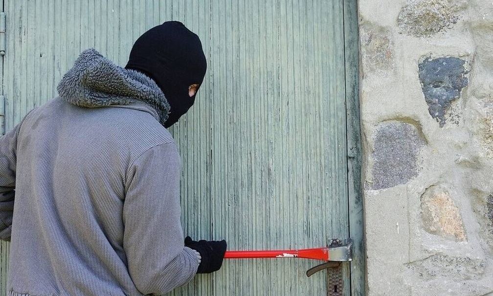 Πρώην διαρρήκτης συμβουλές: Τι να κάνετε για να μην σας… αδειάσουν το σπίτι στις διακοπές