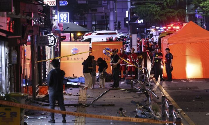 Νότια Κορέα – Τραγωδία στη Σεούλ: Αυτοκίνητο έπεσε σε πεζούς – 9 νεκροί