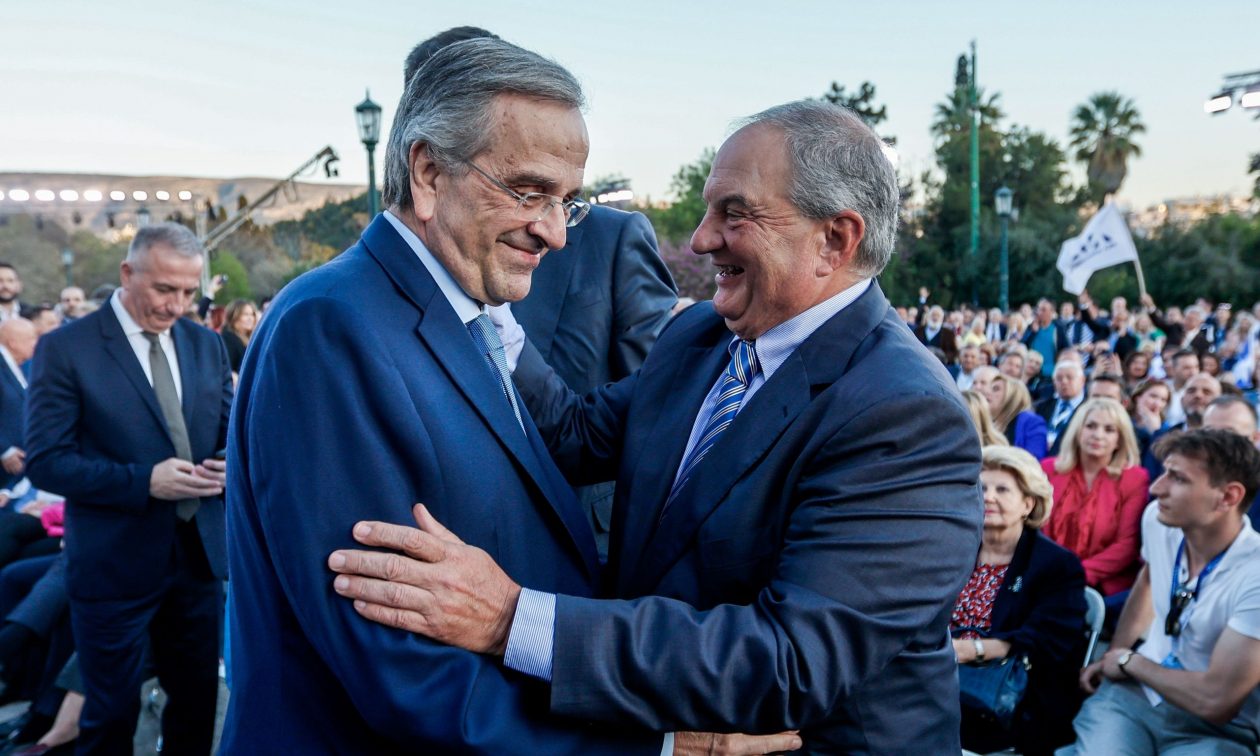 Live οι ομιλίες Καραμανλή- Σαμαρά στην παρουσίαση του βιβλίου του Μανώλη Κοττάκη