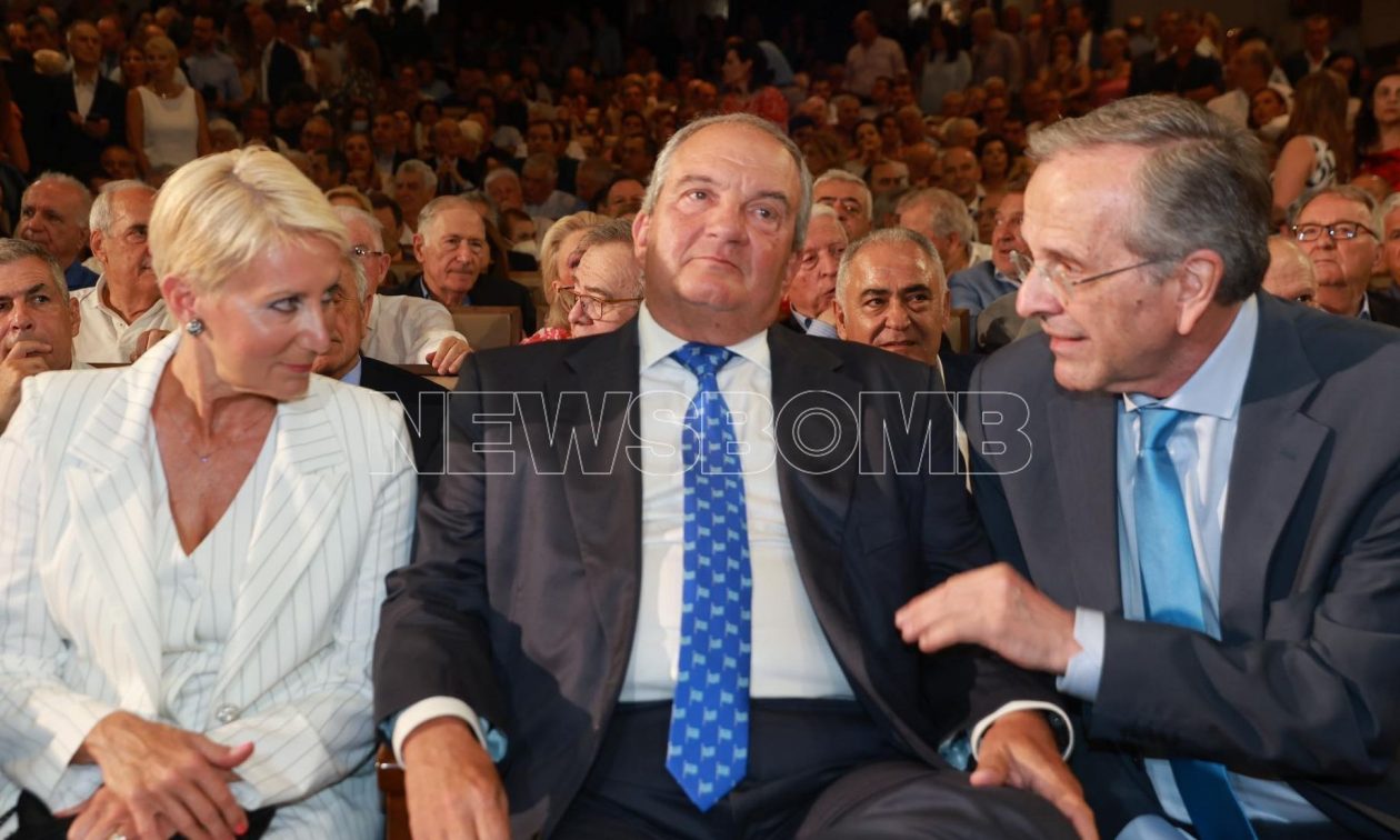 Κυβερνητικές πηγές για Καραμανλή-Σαμαρά: Δεν σχολιάζουμε