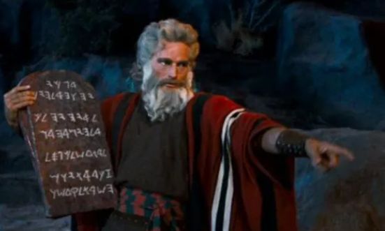 Σπάνιο αρχαιολογικό εύρημα: Ο Μωυσής λαμβάνει από τον Θεό τις 10 εντολές
