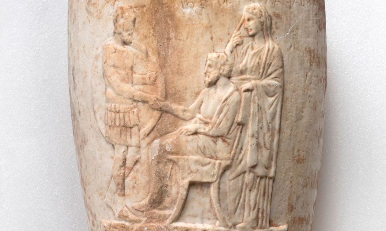 Επαναπατρίστηκαν δύο μαρμάρινα επιτύμβια αγγεία από την Ελβετία