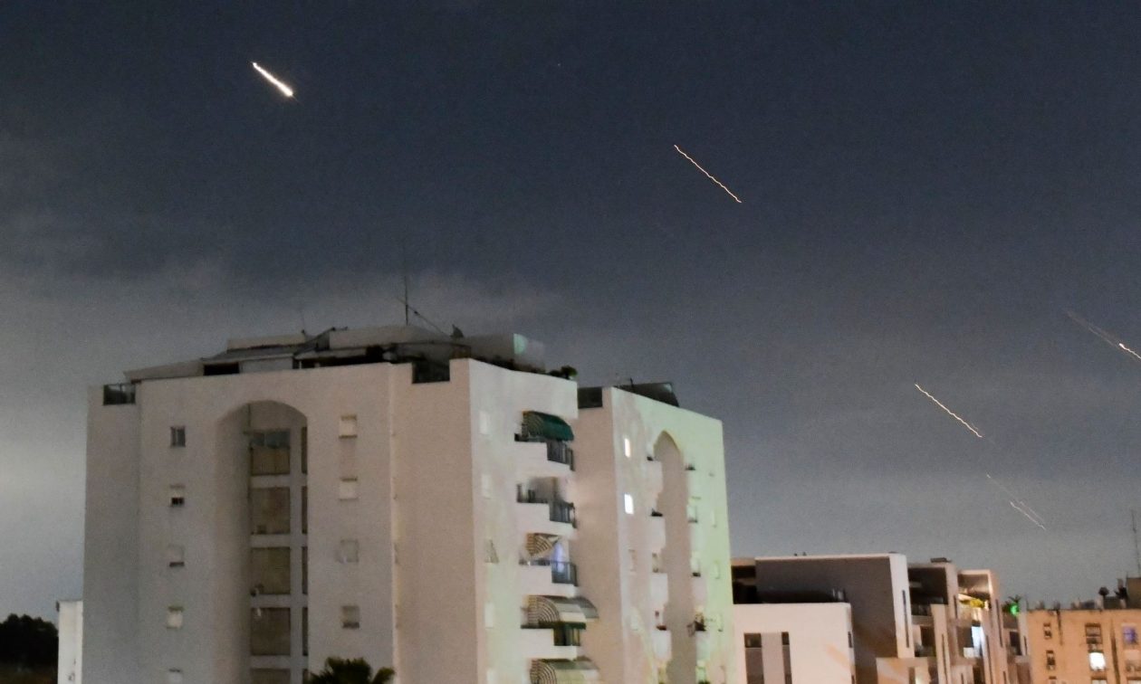 Ισραήλ: Οι Χούθι μαζί με την «Ισλαμική Αντίσταση στο Ιράκ» εξαπέλυσαν πυραυλική επίθεση στη Χάιφα
