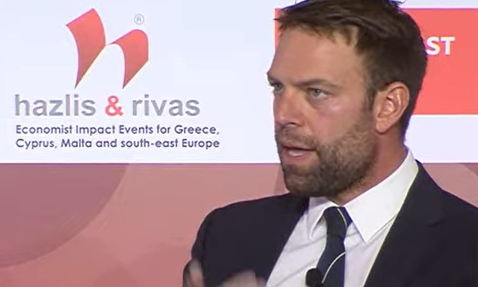 Κασσελάκης στο Economist: «Είμαι 9 μήνες αρχηγός και φαίνεται αιώνας»