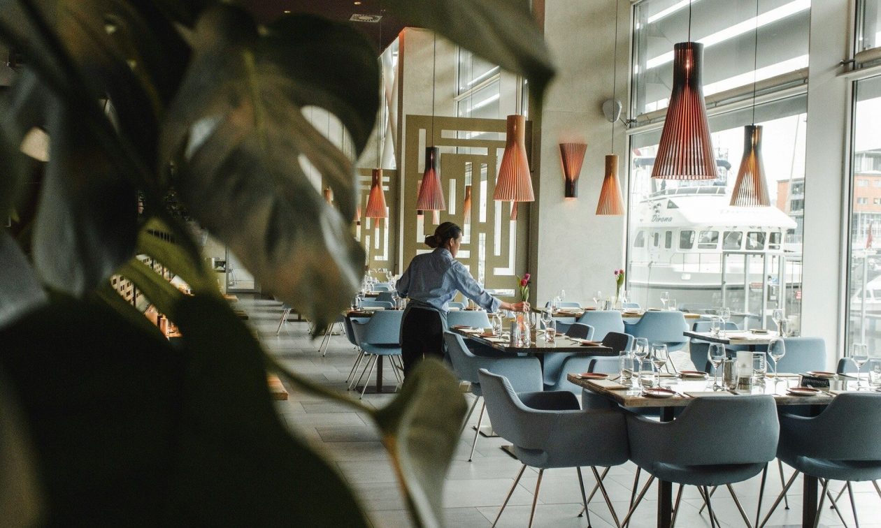 Ξενοδοχοϋπάλληλοι: Υποχρεωτικά τα δωμάτια του προσωπικού στα ξενοδοχεία