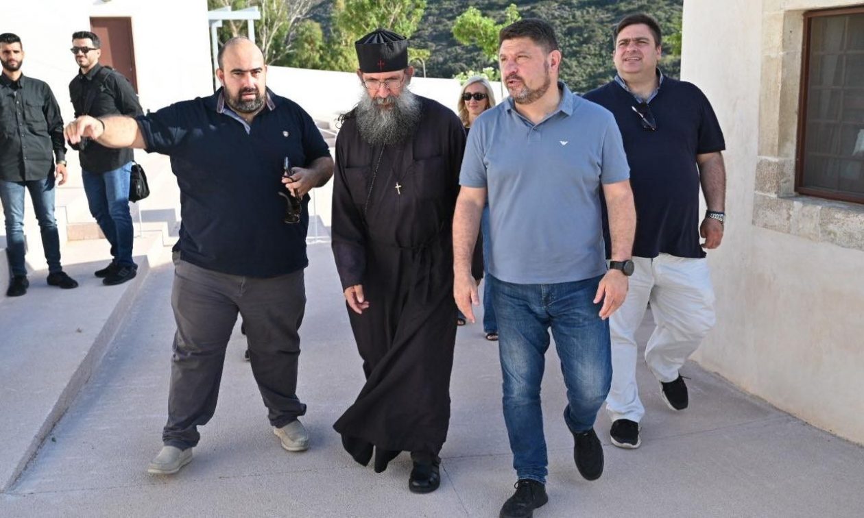 Χαρδαλιάς: «Για εμάς δεν υπάρχουν πολίτες δύο ταχυτήτων» – Στα Αντικύθηρα ο Περιφερειάρχης Αττικής