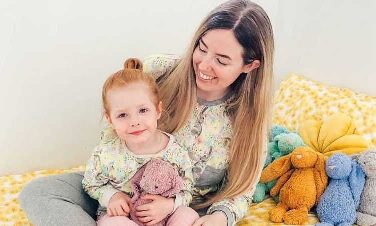 Επίδομα μητρότητας σε νέες κατηγορίες εργαζόμενων μητέρων – Αναδρομικά από το 2022