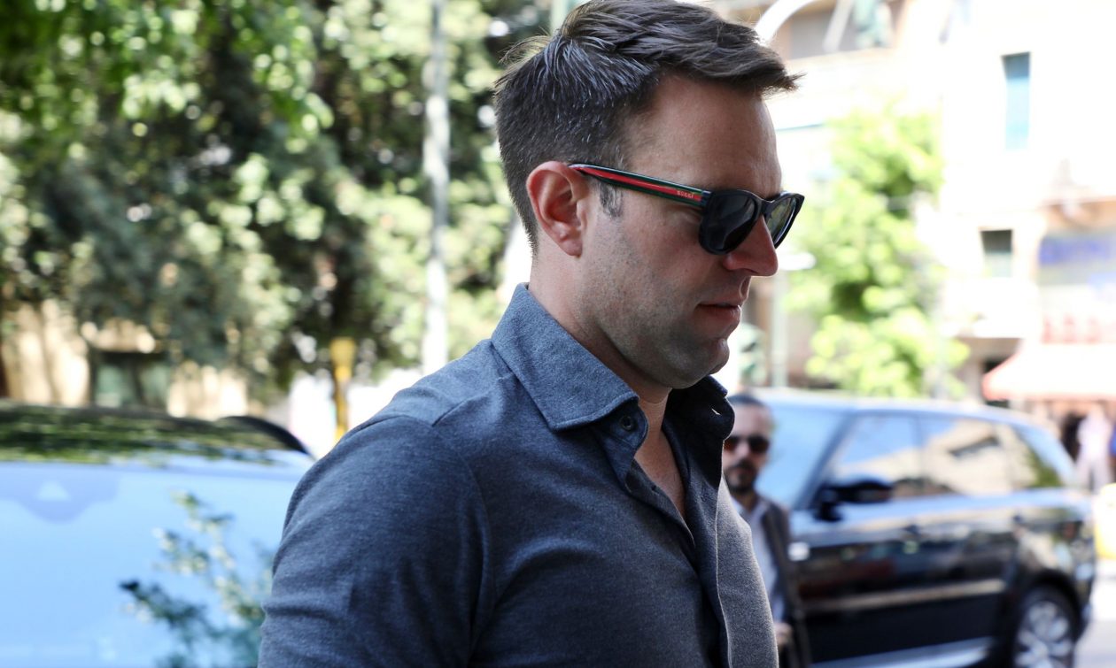 Ο Στέφανος Κασσελάκης δέχεται… επισκέψεις: Κάλεσμα για τετ α τετ με τον κόσμο