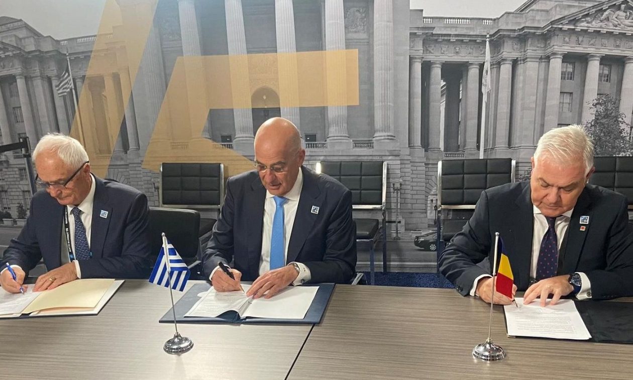 ΗΠΑ: Ο Δένδιας υπέγραψε τη δημιουργία Στρατιωτικού Διαδρόμου με Βουλγαρία και Ρουμανί