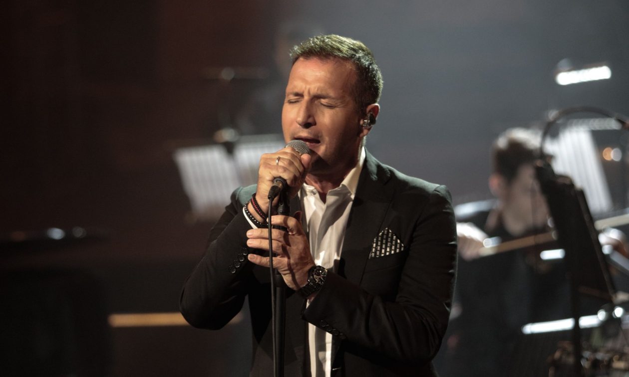 Δημήτρης Μπάσης: Θα τραγουδήσει για τα 100 χρόνια της Μητρόπολης Πριγκηποννήσων