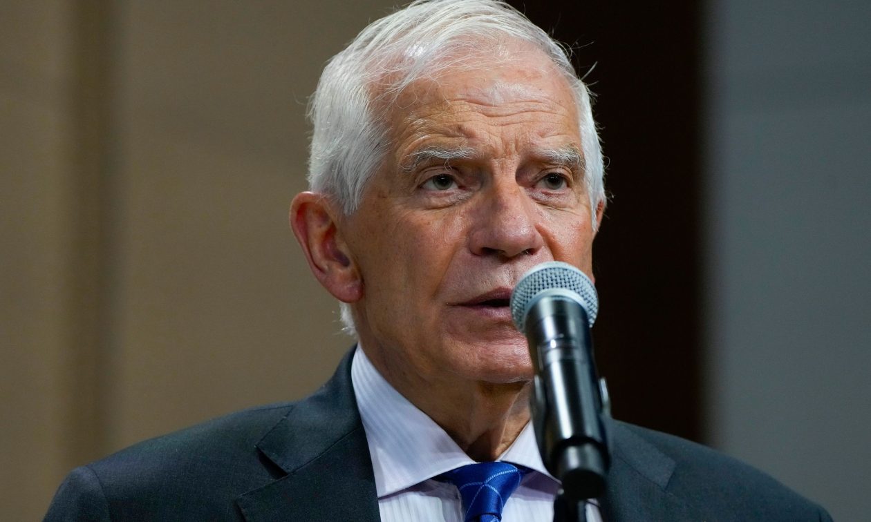 Απόπειρα δολοφονίας του Ντόναλντ Τραμπ: Σοκαρισμένος ο Μπορέλ – «Απαράδεκτες πράξεις βίας»