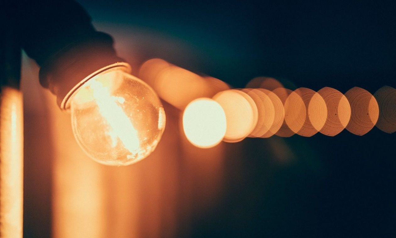 Αυτά είναι τα μέτρα για «φρένο» στις τιμές ρεύματος – Τι αποφασίστηκε στη σύσκεψη Μητσοτάκη