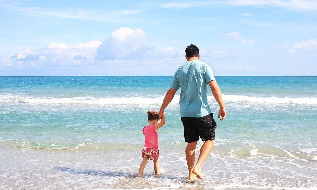 Επίδομα παιδιού Α21: Πότε θα μπουν στους λογαριασμούς των δικαιούχων τα λεφτά της 3ης δόσης