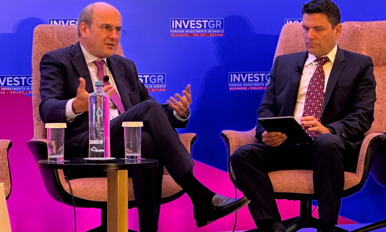 Κωστής Χατζηδάκης: «Εκείνοι που ντύνονται πρόσκαιρα Αη Βασίληδες αποδεικνύονται Δρακουμέλ»