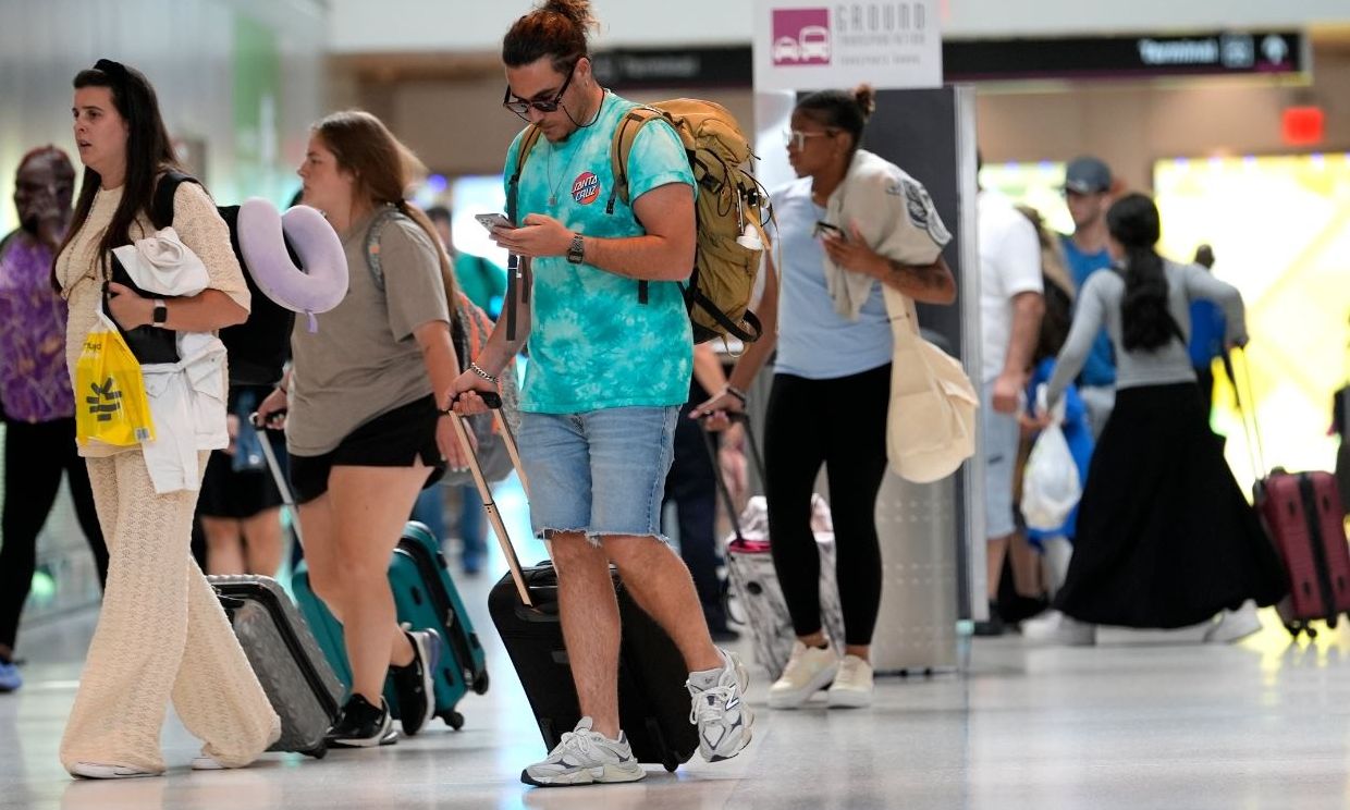 Παγκόσμιο μπλακ άουτ: Περίπου 1400 πτήσεις ακυρώθηκαν σε όλο τον κόσμο