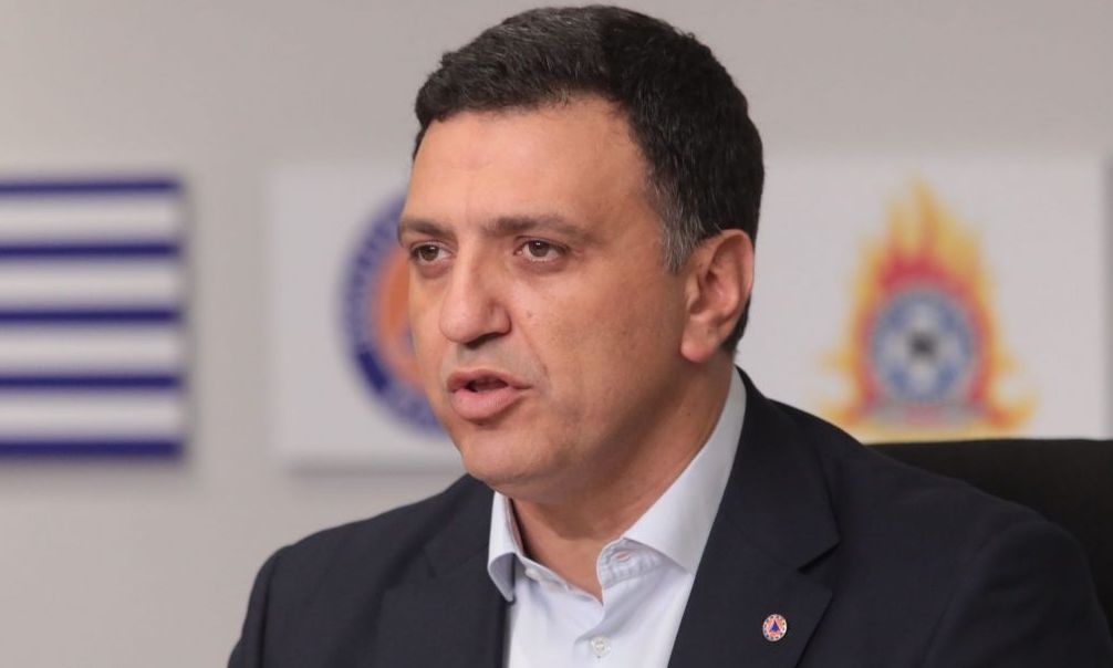 Κικίλιας: «Δεν έχει όμοιό της η φετινή αντιπυρική περίοδος – Καθημερινά δίνονται σκληρές μάχες»