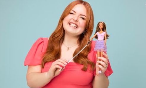 Στα ράφια η πρώτη τυφλή Barbie: «Το μπαστούνι της σημαίνει τα πάντα για εμάς»