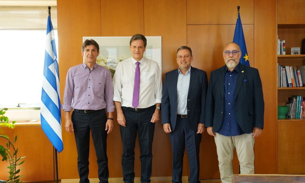 Το Ίδρυμα Vodafone παρέδωσε τους πρώτους χάρτες Ποσειδωνίας στον Υπουργό Περιβάλλοντος και Ενέργειας