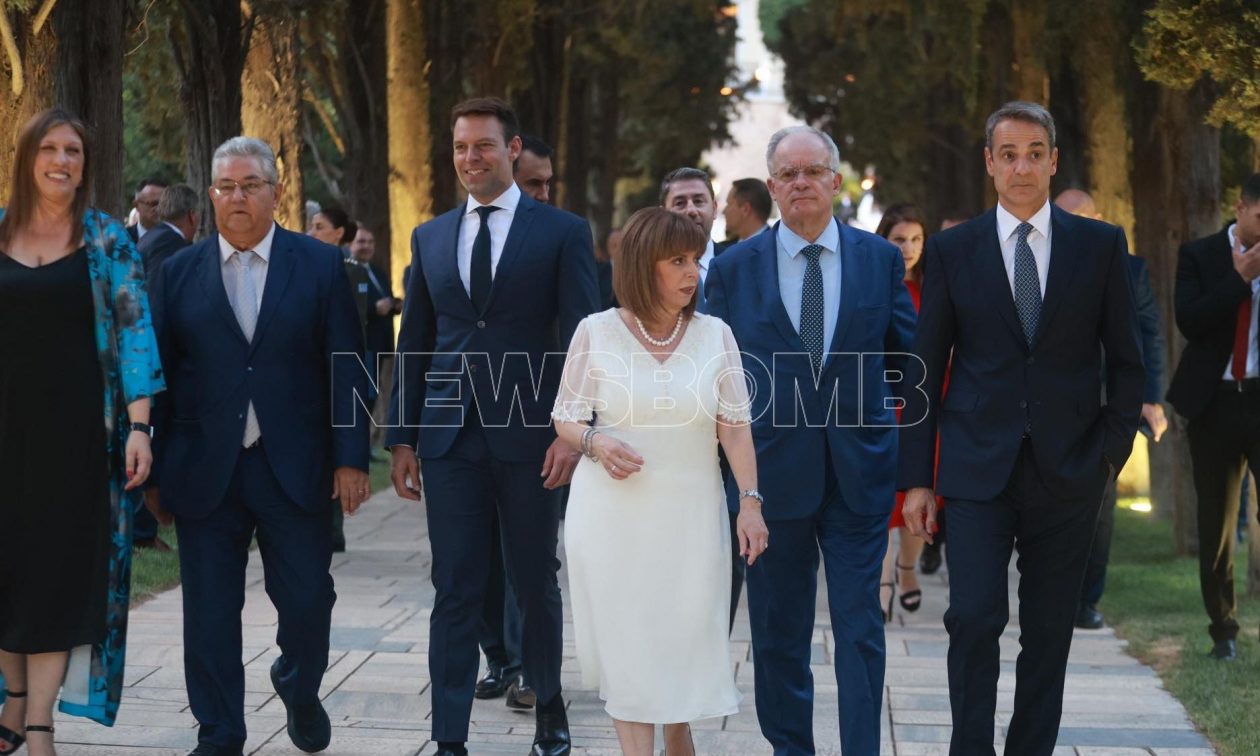 Λαμπερές παρουσίες στην 50η επέτειο για την αποκατάσταση της Δημοκρατίας