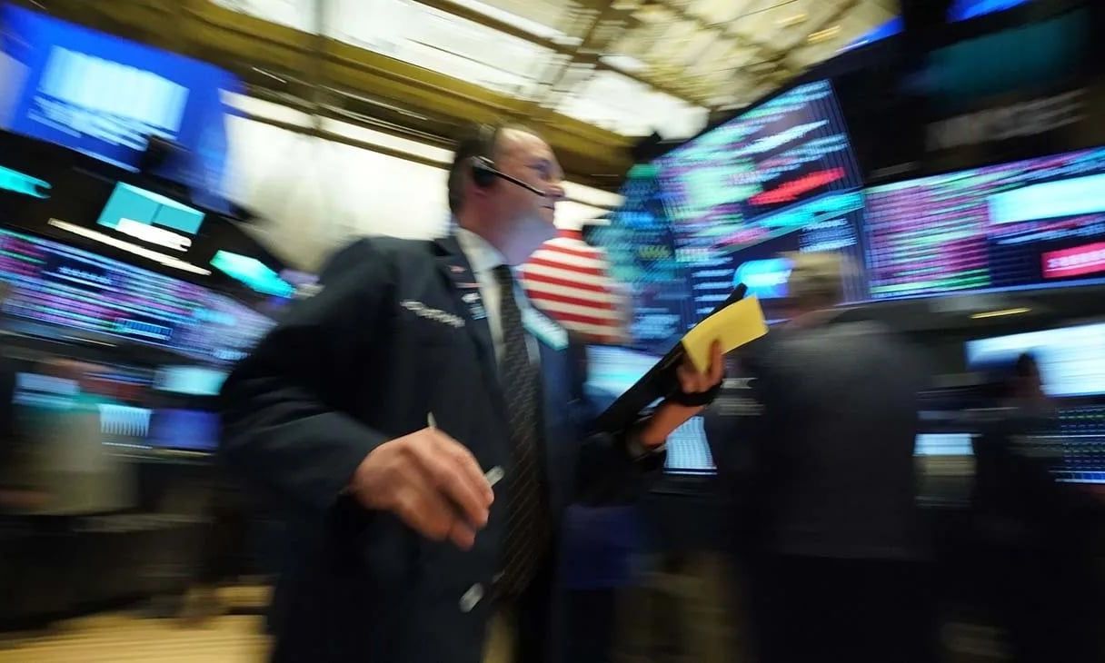 Τα μεγάλο ξεπούλημα στις μετοχές τεχνολογίας – «Χασούρα» 1 τρισ. δολ. για τον Nasdaq