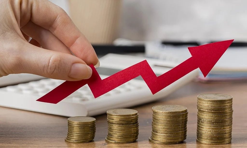 Αυξημένα έσοδα αλλά μεγαλύτερες οι δαπάνες – Αυξάνεται το έλλειμμα έναντι του στόχου