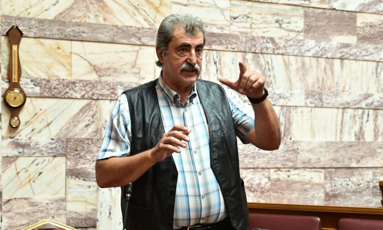 Επιμένει ο Παύλος Πολάκης: Νέα επίθεση στην Αθηνά Λινού – «Στήσιμο και ψεύτικα δάκρυα»