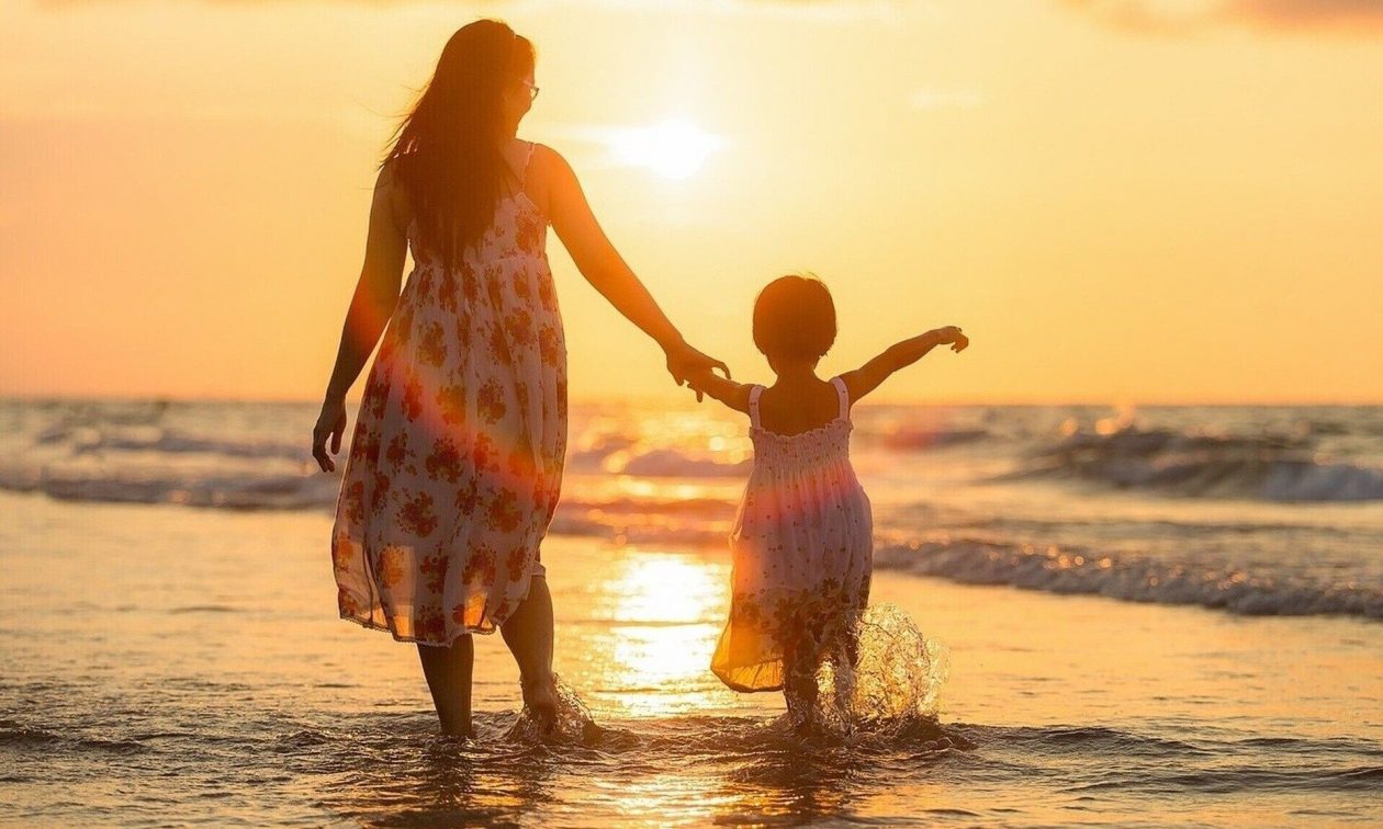 Επίδομα παιδιού Α21: Πότε πληρωθεί η Γ’ δόση στους δικαιούχους γονείς